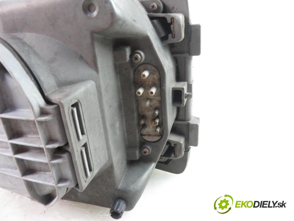 MERCEDES-BENZ 123 sedan (W123) SEDAN 1983 2998,00 Lampy przednie 2998,00 Svetlo PP 1305235023; 0301855102