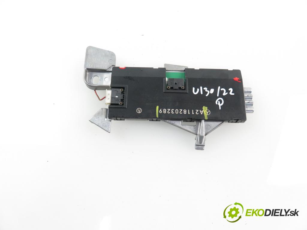 MERCEDES-BENZ KLASA E T-Model (S211) KOMBI 2004 3222,00 Wzmacniacze 3222,00 Zosilňovač Antenní: A2118203289 (Zosilňovače)