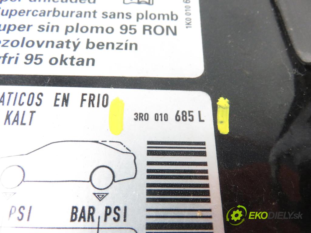 SEAT EXEO (3R2) SEDAN 2010 1798,00 Klapki 1798,00 Dvierka nádrže paliva 3R0010685L;1J0201553D (Ostatné)