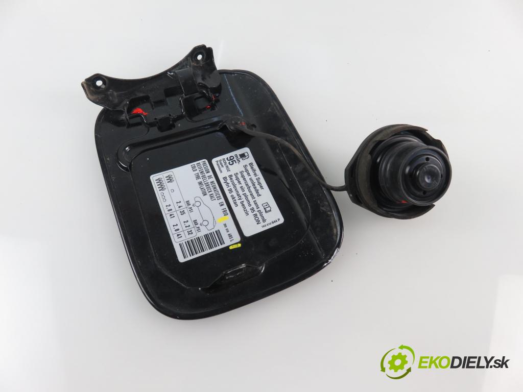 SEAT EXEO (3R2) SEDAN 2010 1798,00 Klapki 1798,00 Dvierka nádrže paliva 3R0010685L;1J0201553D (Ostatné)