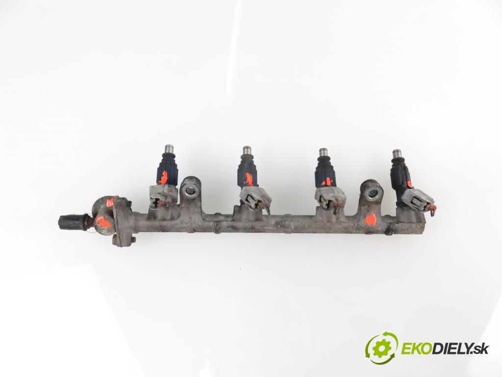 TOYOTA YARIS (_P1_) HB 2002 998,00 Listwy wtryskowe 998,00 Lišta vstrekovacia 0280156067 (Vstrekovacie lišty)