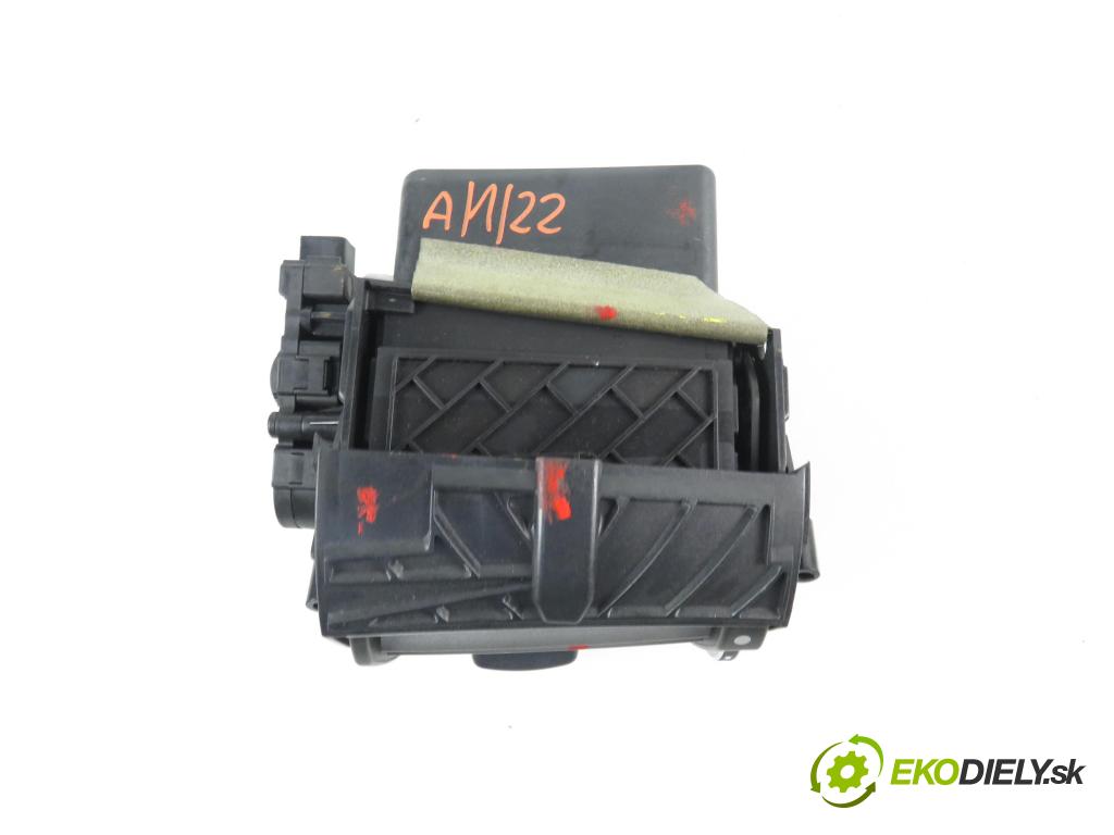 JAGUAR XF (X250) SEDAN 2009 2720,00 Kratki nawiewu 2720,00 Mriežky kúrenia ľavá strana (Mriežky kúrenia (fukáre))