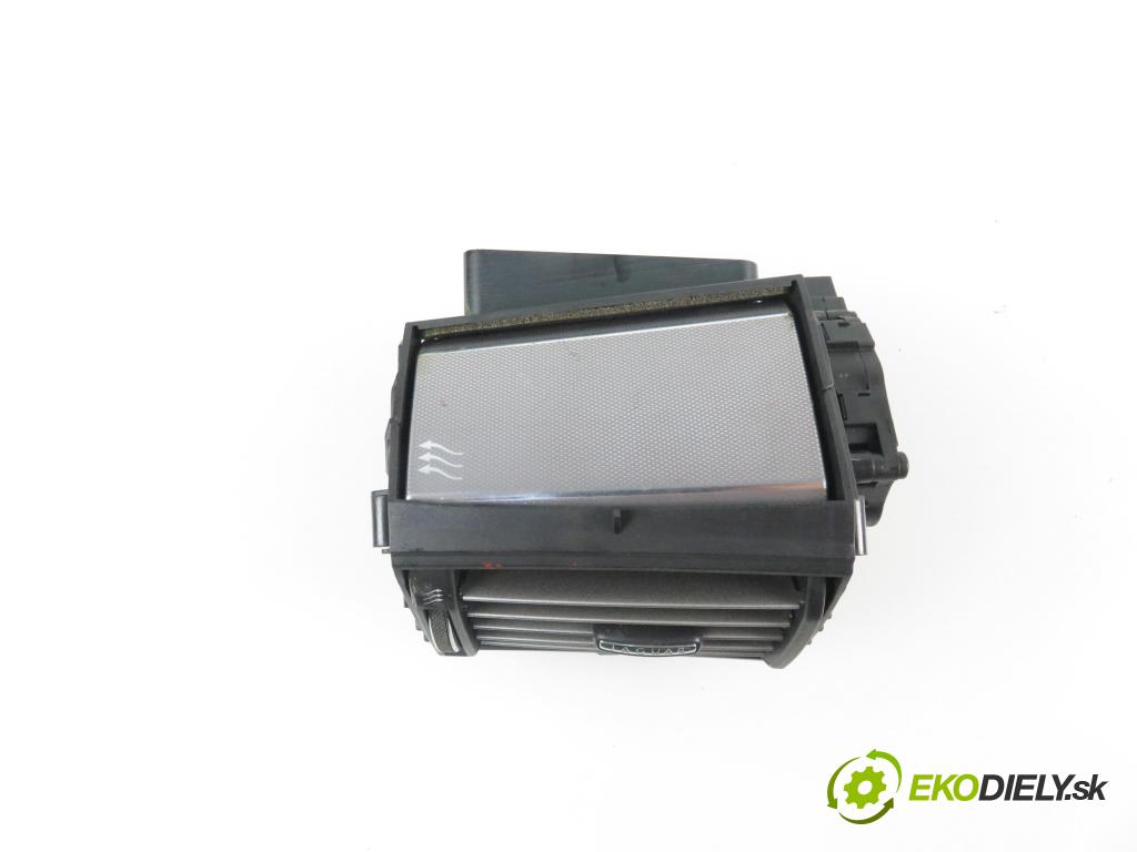 JAGUAR XF (X250) SEDAN 2009 2720,00 Kratki nawiewu 2720,00 Mriežky kúrenia ľavá strana (Mriežky kúrenia (fukáre))