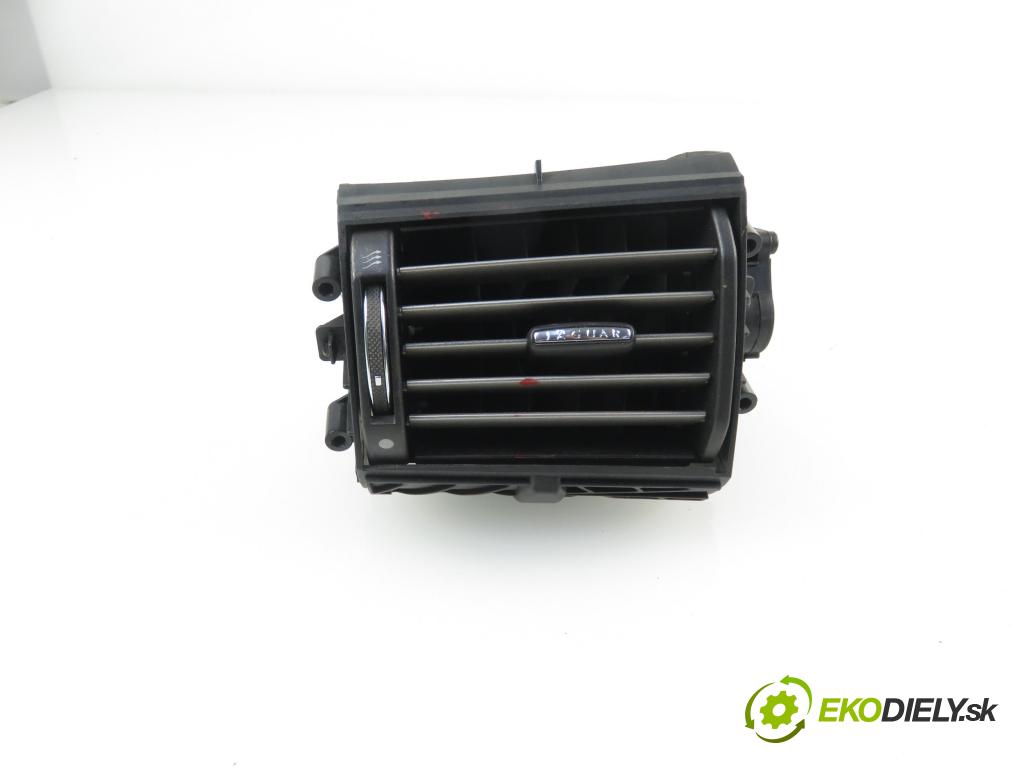 JAGUAR XF (X250) SEDAN 2009 2720,00 Kratki nawiewu 2720,00 Mriežky kúrenia ľavá strana  (Mriežky kúrenia (fukáre))