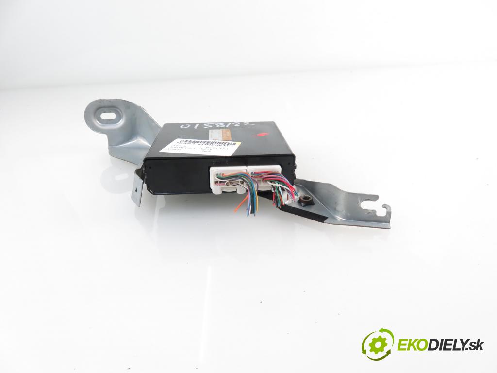 LEXUS RX (_U3_) SUV 2005 2995,00 Sterowniki i elementy elektryczne 2995,00 Riadiaca jednotka klimatizácie 8865048060; 1773007073 (Ostatné)