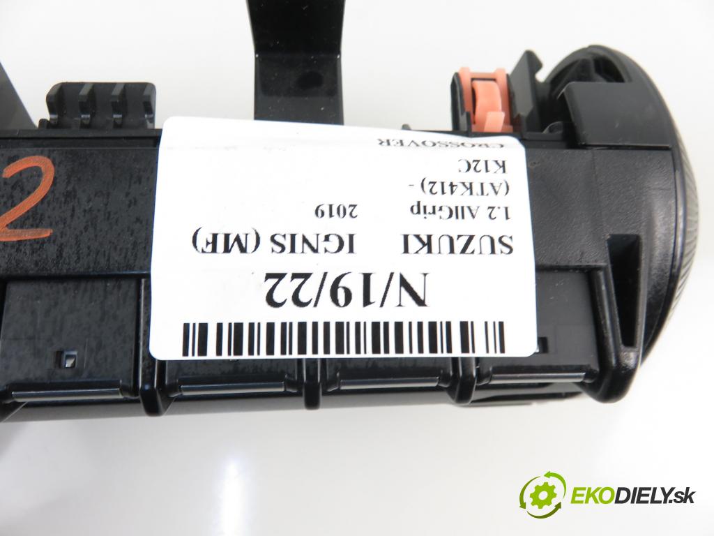 SUZUKI IGNIS (MF) CROSSOVER 2019 1242,00 Panele sterowania, przełączniki 1242,00 Panel kúrenia KLIMATRONIK 3951062R00