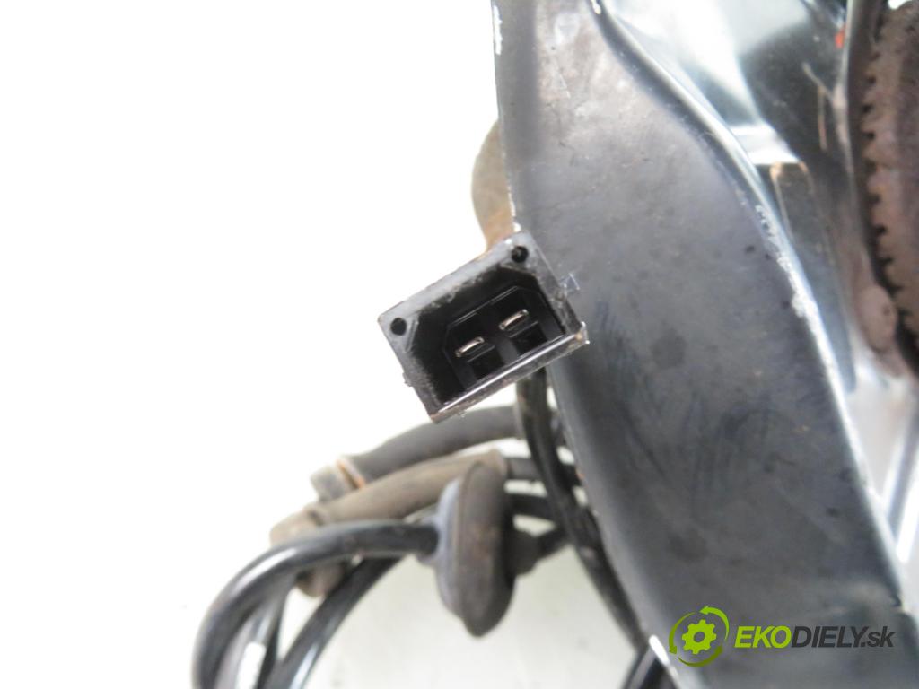 SEAT EXEO (3R2) SEDAN 2010 1798,00 Łożyska i piasty kół 1798,00 náboj pravé zadné ABS 8E0505432AF;4B0407613B