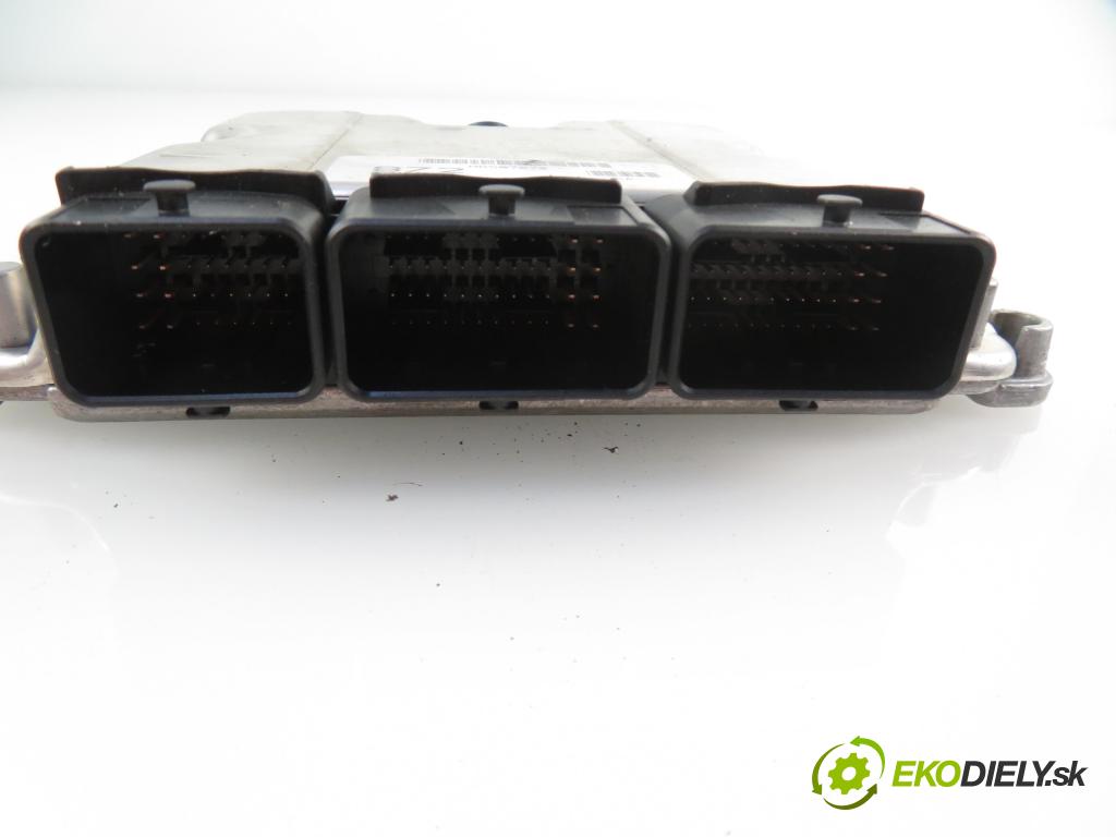 MITSUBISHI SPACE STAR nadwozie wielkoprzestrzenne (MPV) (DG_A) MINIVAN 2001 1870,00 Sterowniki silnika 1870,00 Riadiaca jednotka Motor 0281010438 ;8200058052