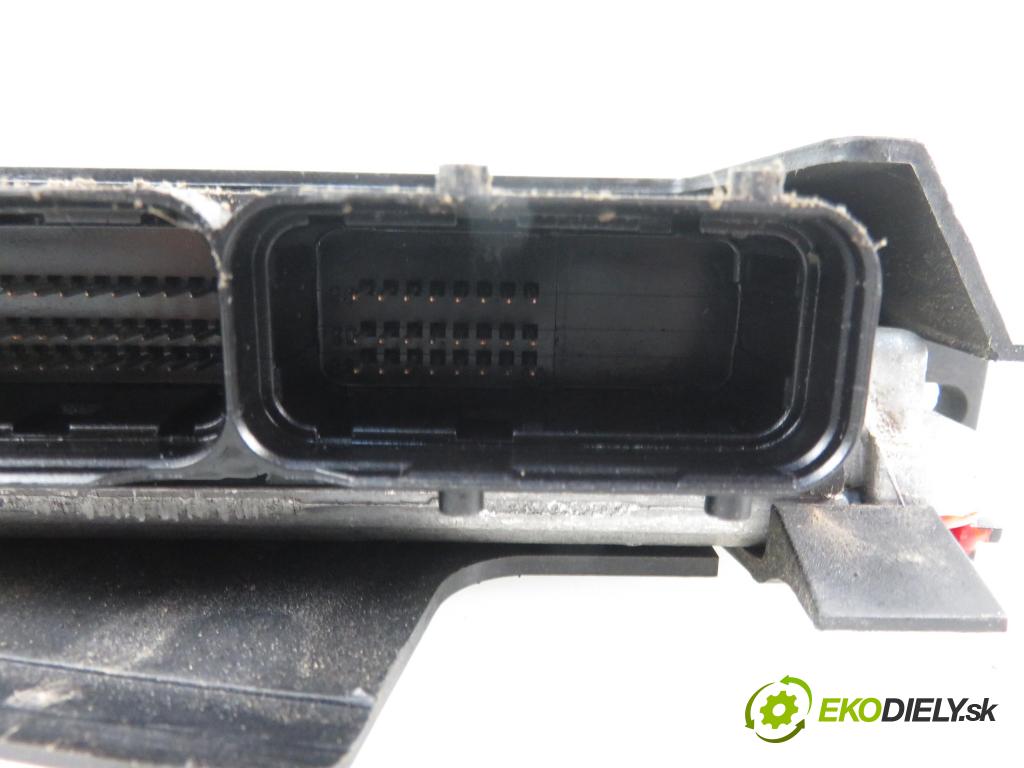 OPEL OMEGA B (25_, 26_, 27_) SEDAN 2001 1995,00 Sterowniki silnika 1995,00 Riadiaca jednotka Motor 0281001875;09173207