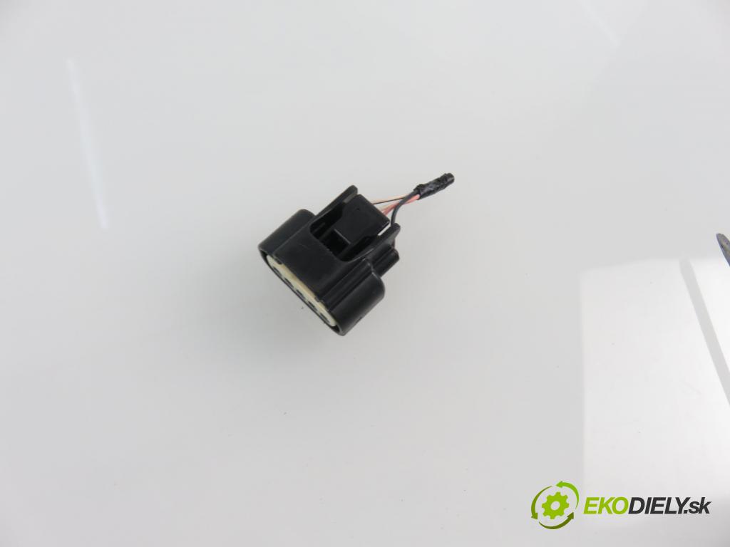 LEXUS IS II (_E2_) SEDAN 2007 2231,00 Czujniki ESP 2231,00 snímač ESP 8918360020