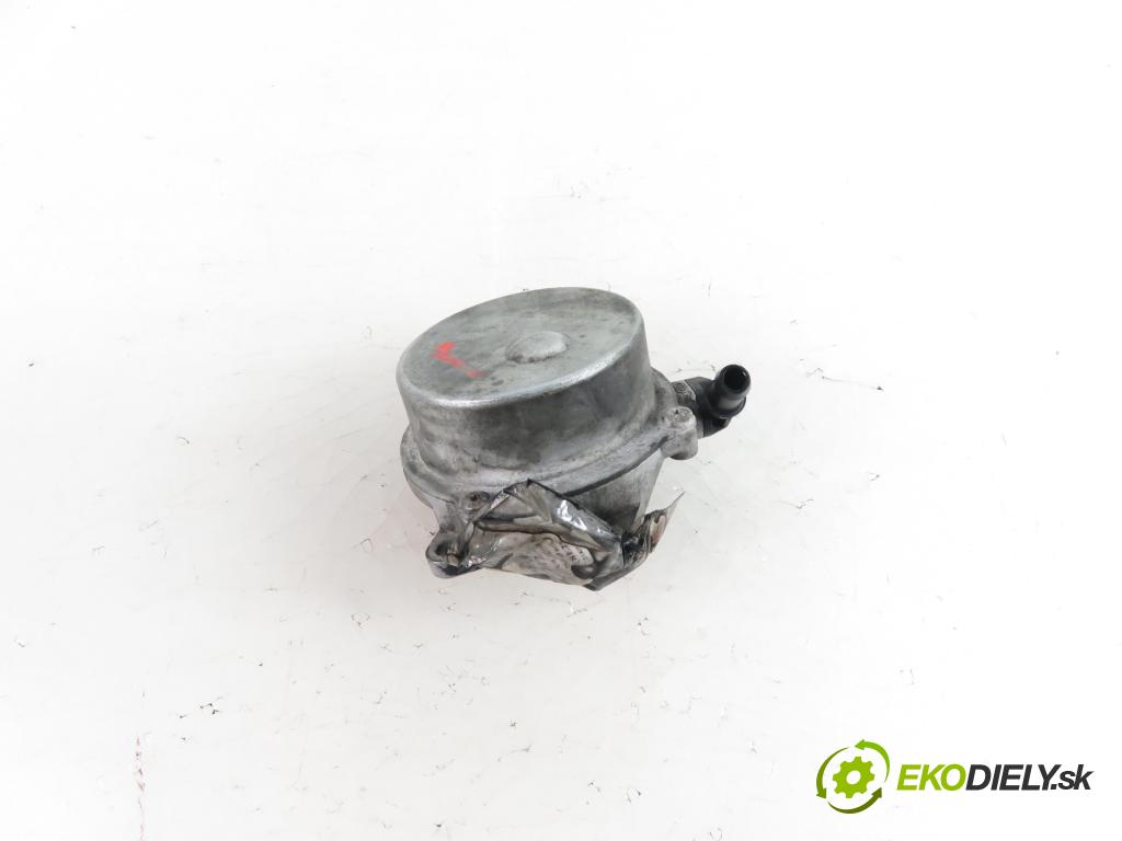 AUDI A4 (8E2, B6) SEDAN 2001 2496,00 Pozostałe 2496,00 pumpa vakuová 057145100B
