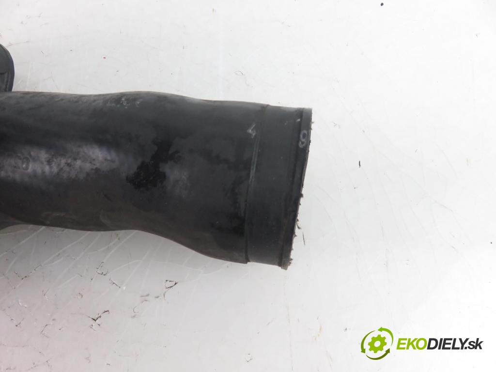 AUDI A4 Avant (8D5, B5) KOMBI 1999 2496,00 Przewody chłodnic powietrza 2496,00 Rúra intercoolera turba 8D0145746