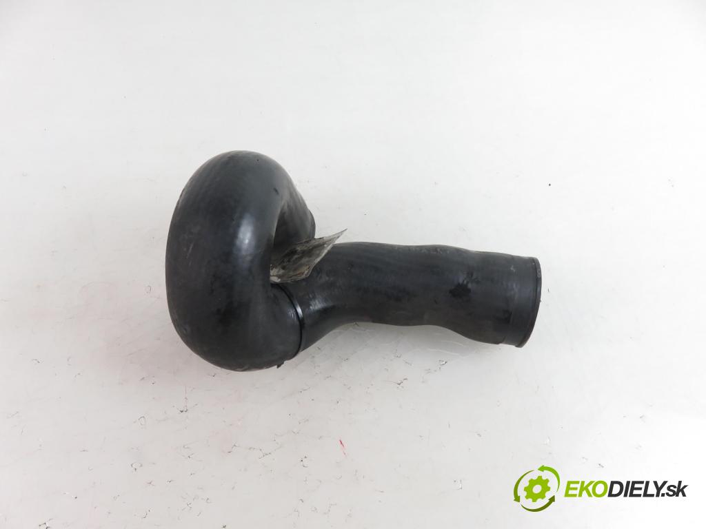 AUDI A4 Avant (8D5, B5) KOMBI 1999 2496,00 Przewody chłodnic powietrza 2496,00 Rúra intercoolera turba 8D0145746