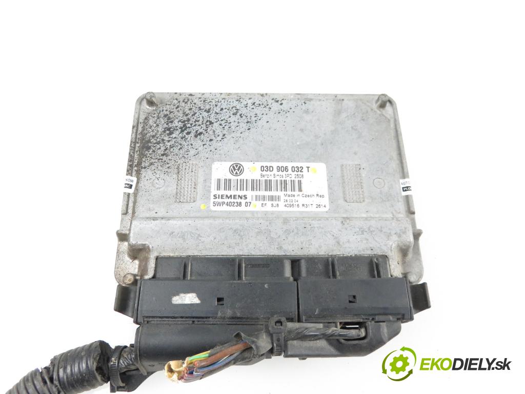VW POLO (9N_) HB 2003 1198,00 Sterowniki silnika 1198,00 Riadiaca jednotka Motor 03D906032T; 5WP4023807