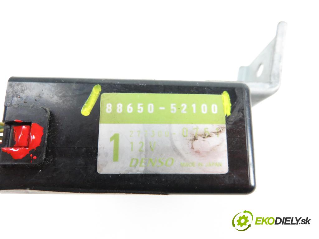 TOYOTA COROLLA Verso (_E12_) MINIVAN 2002 1995,00 Sterowniki i elementy elektryczne 1995,00 Riadiaca jednotka klimatizácie 8865052100 (Ostatné)