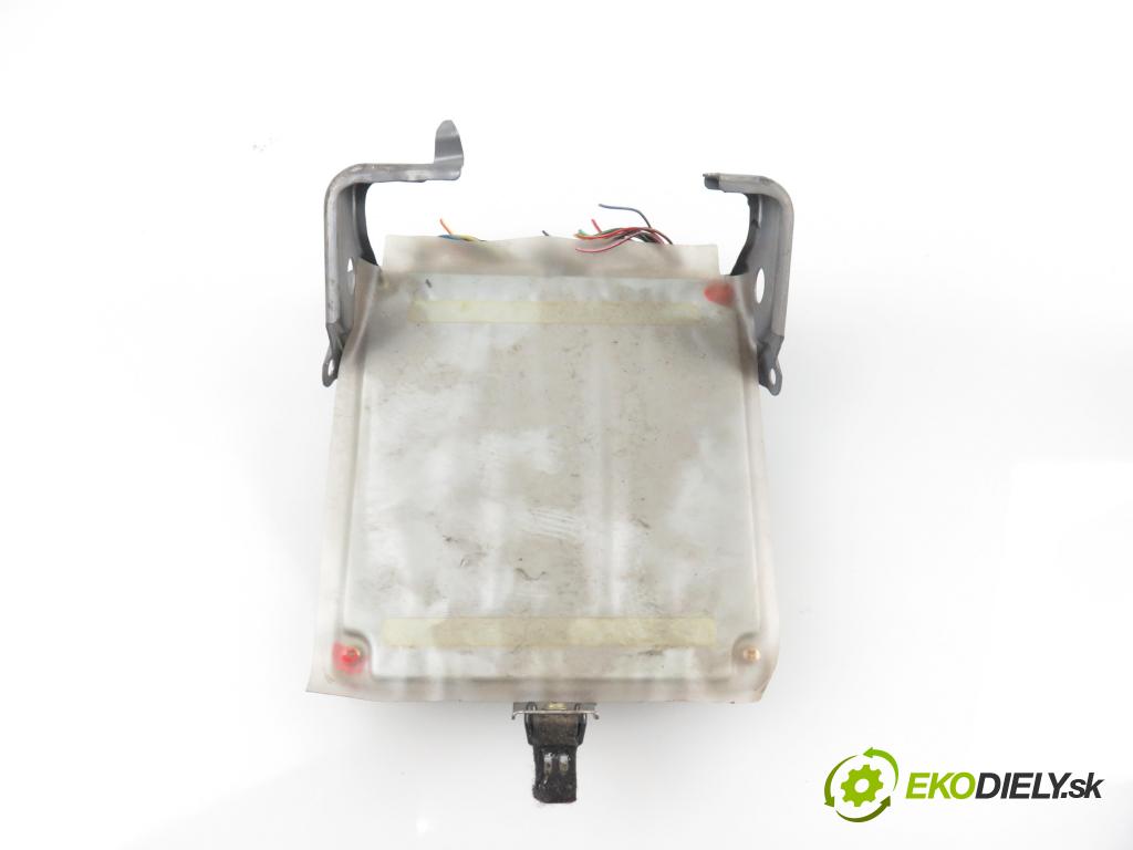 TOYOTA COROLLA Verso (_E12_) MINIVAN 2002 1995,00 Sterowniki silnika 1995,00 Riadiaca jednotka Motor 8966113060;1758005211