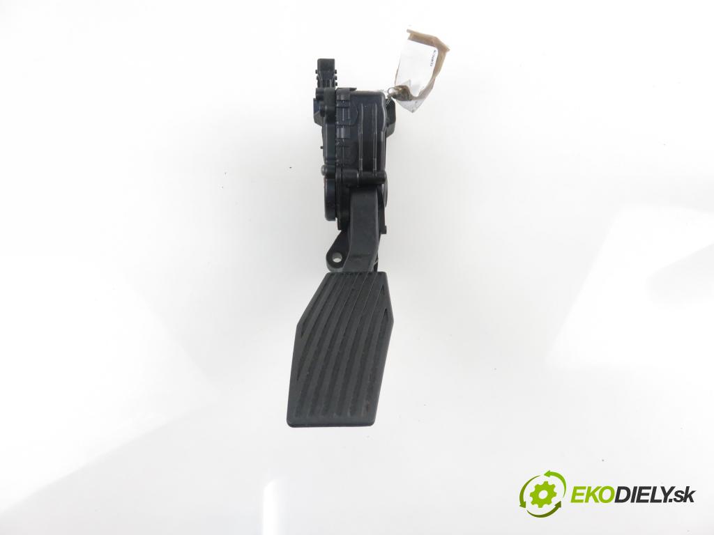 OPEL VECTRA C GTS (Z02) LIFTBACK 2004 2172,00 Pozostałe 2172,00 Potenciometer plynového pedálu 9186725CF (Pedále)