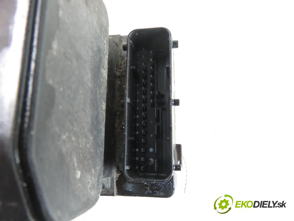 NISSAN ALMERA II (N16) SEDAN 2000 1498,00 Sterowniki ABS 1498,00 pumpa ABS 11000041061;476604M520;704210890271090 (Pumpy brzdové)