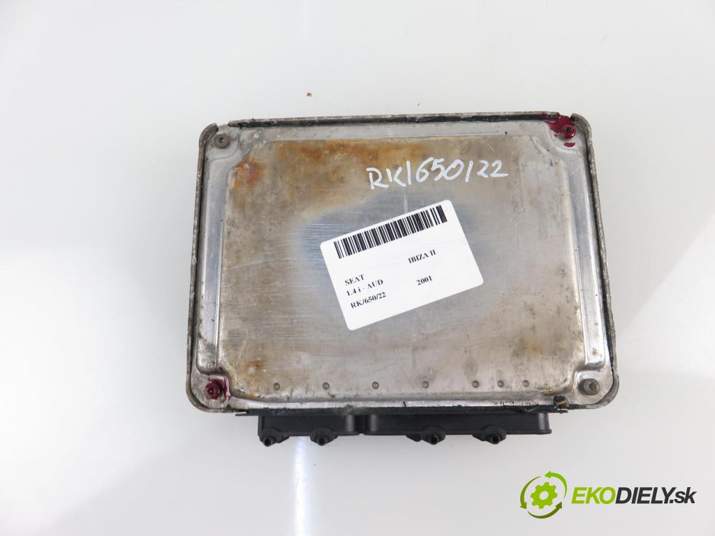 SEAT IBIZA II (6K1) HB 2001 1390,00 Sterowniki silnika 1390,00 Riadiaca jednotka Motor 0261207228;6K0906032AC