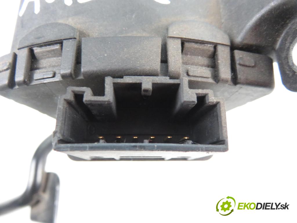 AUDI A6 (4F2, C6) SEDAN 2005 3123,00 Pozostałe 3123,00 Potenciometer plynového pedálu 4F2721523;6PV00898402 (Pedále)