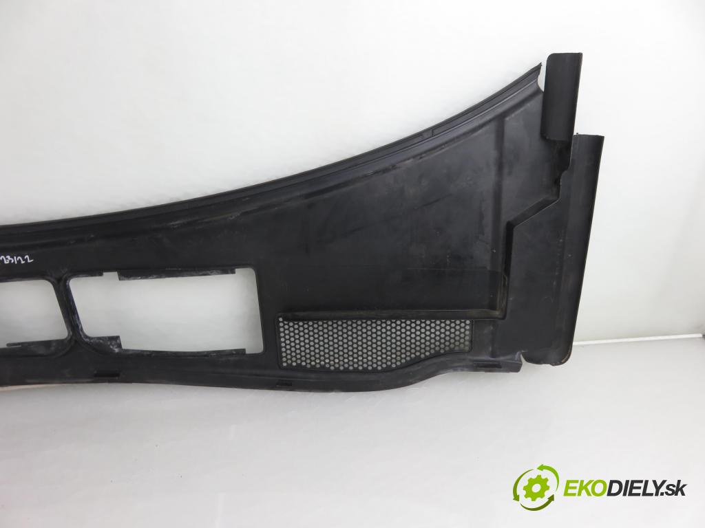 SKODA SUPERB I (3U4) SEDAN 2003 1896,00 Podszybia 1896,00 Torpédo, plast pod čelné okno 3B1819417C (Torpéda)