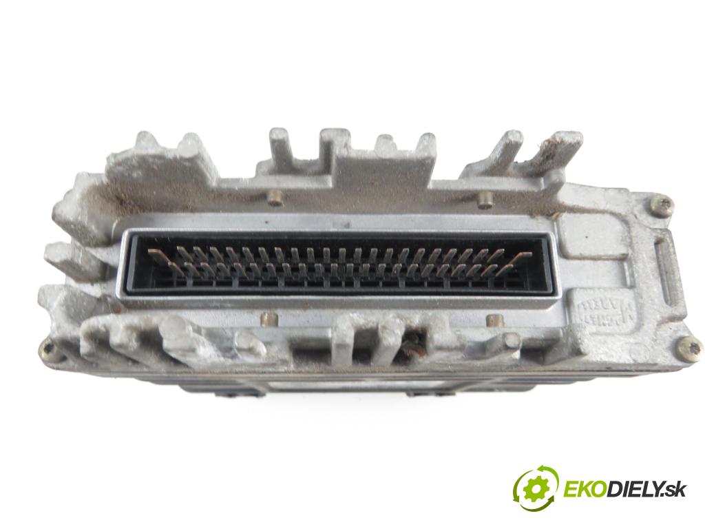 VW GOLF III (1H1) HB 1996 1598,00 Sterowniki silnika 1598,00 Riadiaca jednotka Motor 032906030N;6160025609