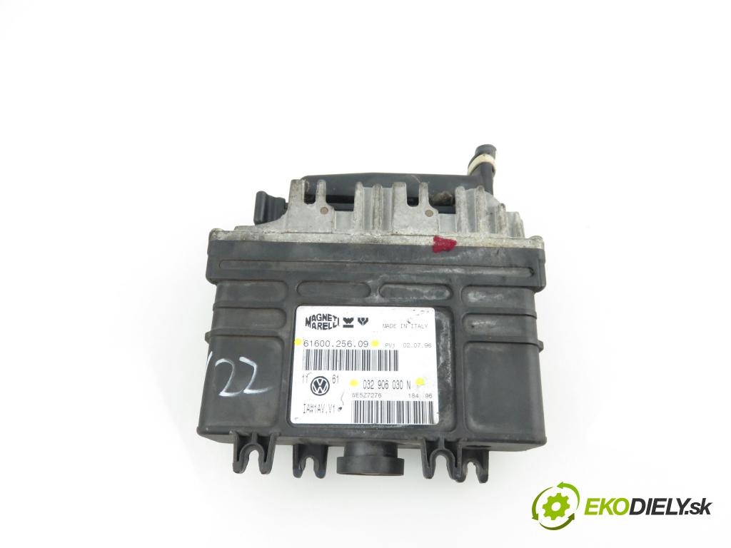 VW GOLF III (1H1) HB 1996 1598,00 Sterowniki silnika 1598,00 Riadiaca jednotka Motor 032906030N;6160025609