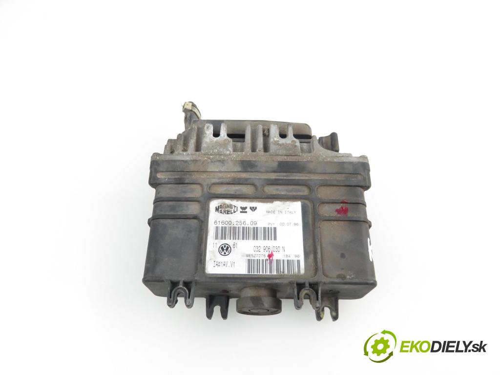 VW GOLF III (1H1) HB 1996 1598,00 Sterowniki silnika 1598,00 Riadiaca jednotka Motor 032906030N;6160025609