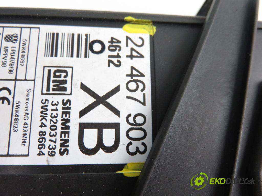 OPEL CORSA C (X01) HB 2001 973,00 Moduły komfortu 973,00 MODUL komfortu 24467903XB