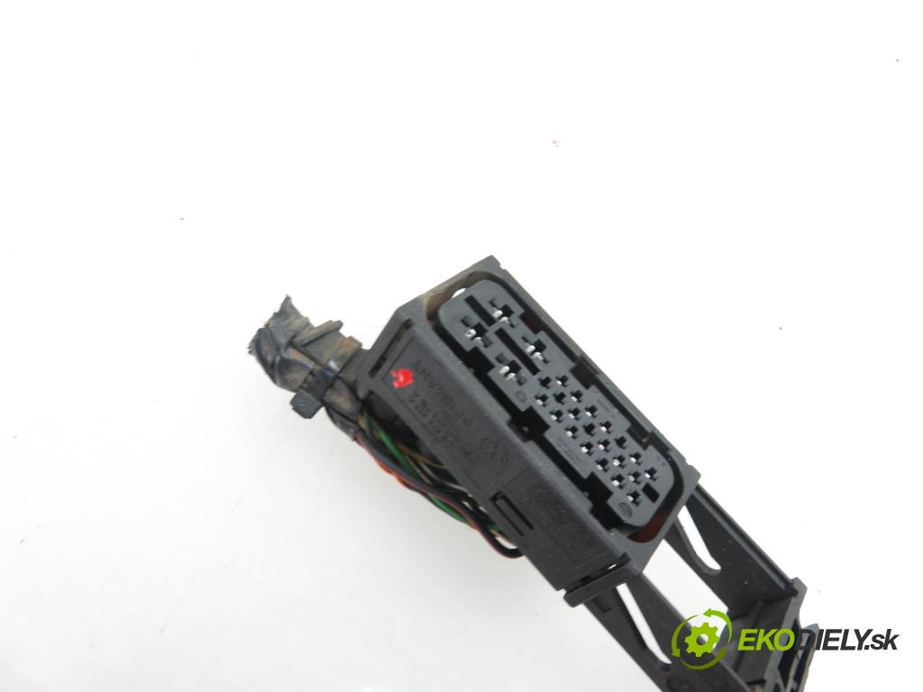 VW SHARAN (7M8, 7M9, 7M6) MINIVAN 2001 1896,00 Sterowniki ABS 1896,00 pumpa ABS 7M3614111H;YM212L580BB;1J0907379P (Pumpy brzdové)