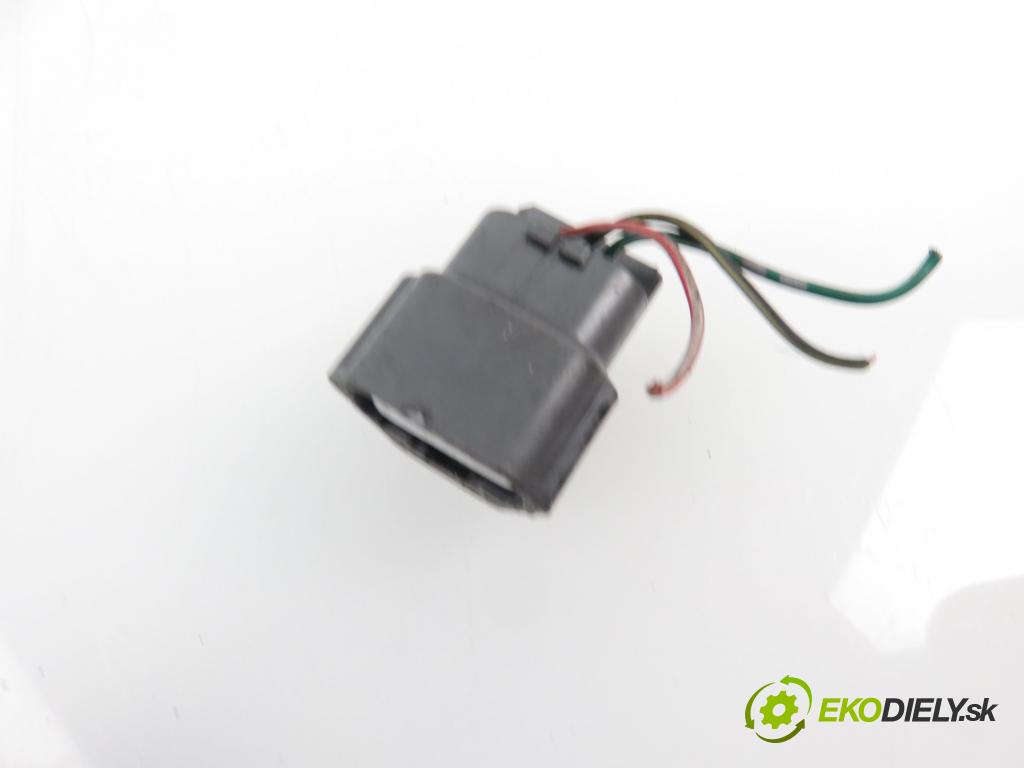 NISSAN ALMERA II (N16) SEDAN 2000 1498,00 Cewki zapłonowe 1498,00 Cievka zapaľovacia