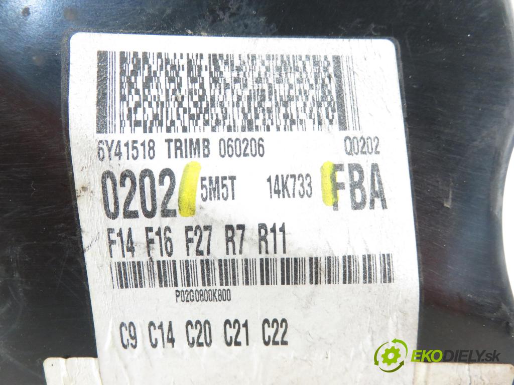 FORD FOCUS II sedan (DB_, FCH, DH) SEDAN 2006 1560,00 Skrzynki bezpieczników 1560,00 skříňka POJISTKY: 5M5T14K733;3M5T14A067BC