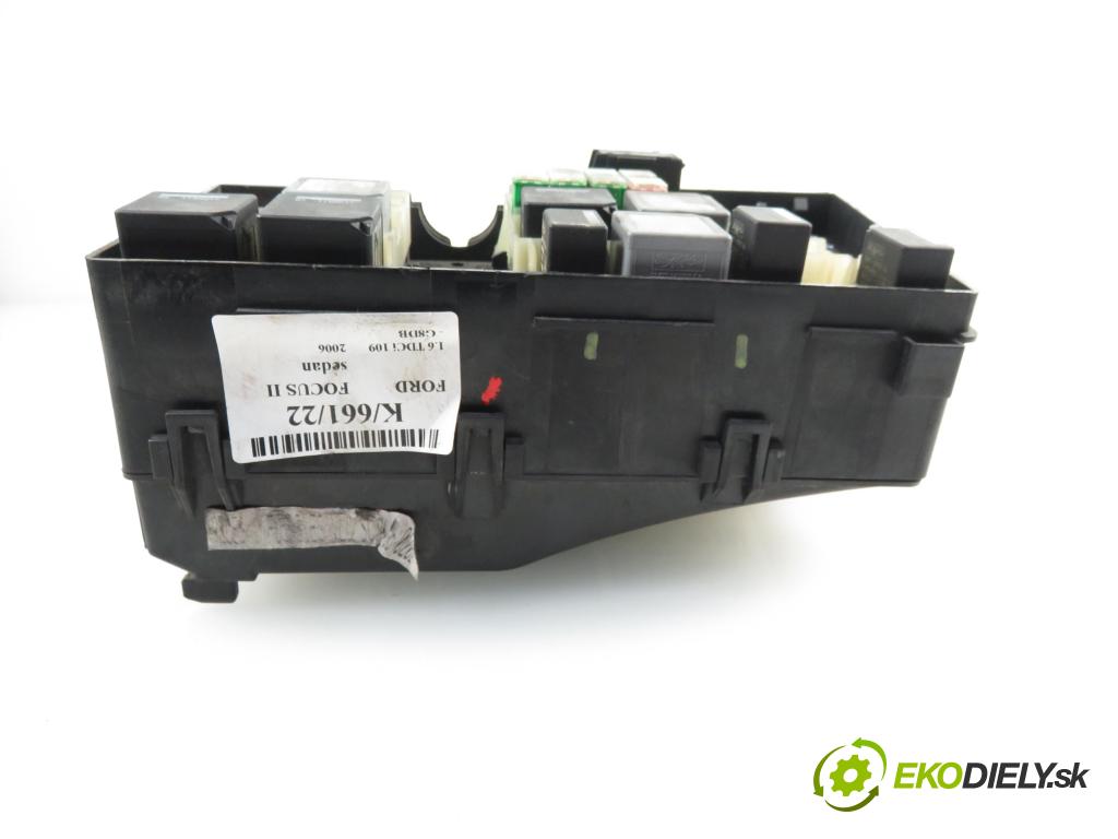 FORD FOCUS II sedan (DB_, FCH, DH) SEDAN 2006 1560,00 Skrzynki bezpieczników 1560,00 skříňka POJISTKY: 5M5T14K733;3M5T14A067BC