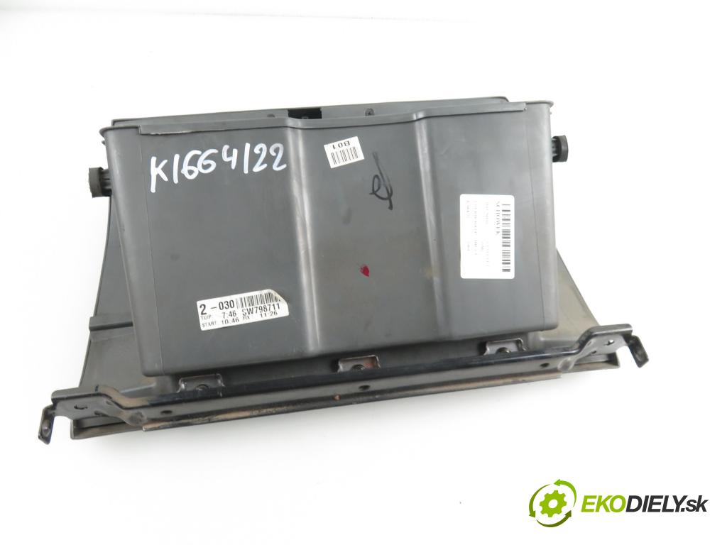 HYUNDAI SANTA FÉ I (SM) SUV 2004 1991,00 Schowki, półki 1991,00 Priehradka, kastlík 798711