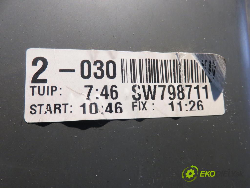 HYUNDAI SANTA FÉ I (SM) SUV 2004 1991,00 Schowki, półki 1991,00 Priehradka, kastlík 798711