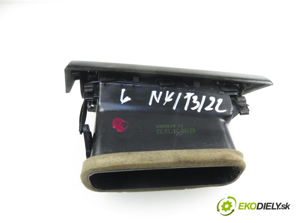 BMW 5 (E60) SEDAN 2006 2993,00 Kratki nawiewu 2993,00 Mriežky kúrenia ľavá strana 14121810 (Mriežky kúrenia (fukáre))