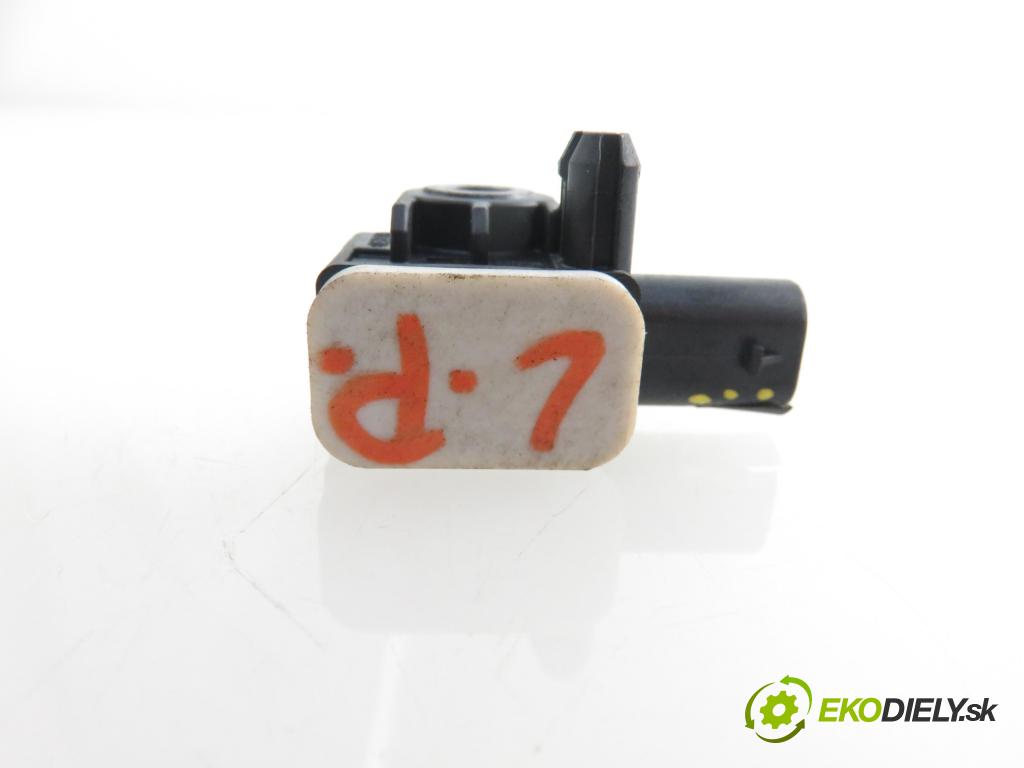 SEAT IBIZA IV (6J5, 6P1) HB 2009 1390,00 Czujniki uderzenia 1390,00 Snímač nárazu 6R0959351A (Snímače nárazu)