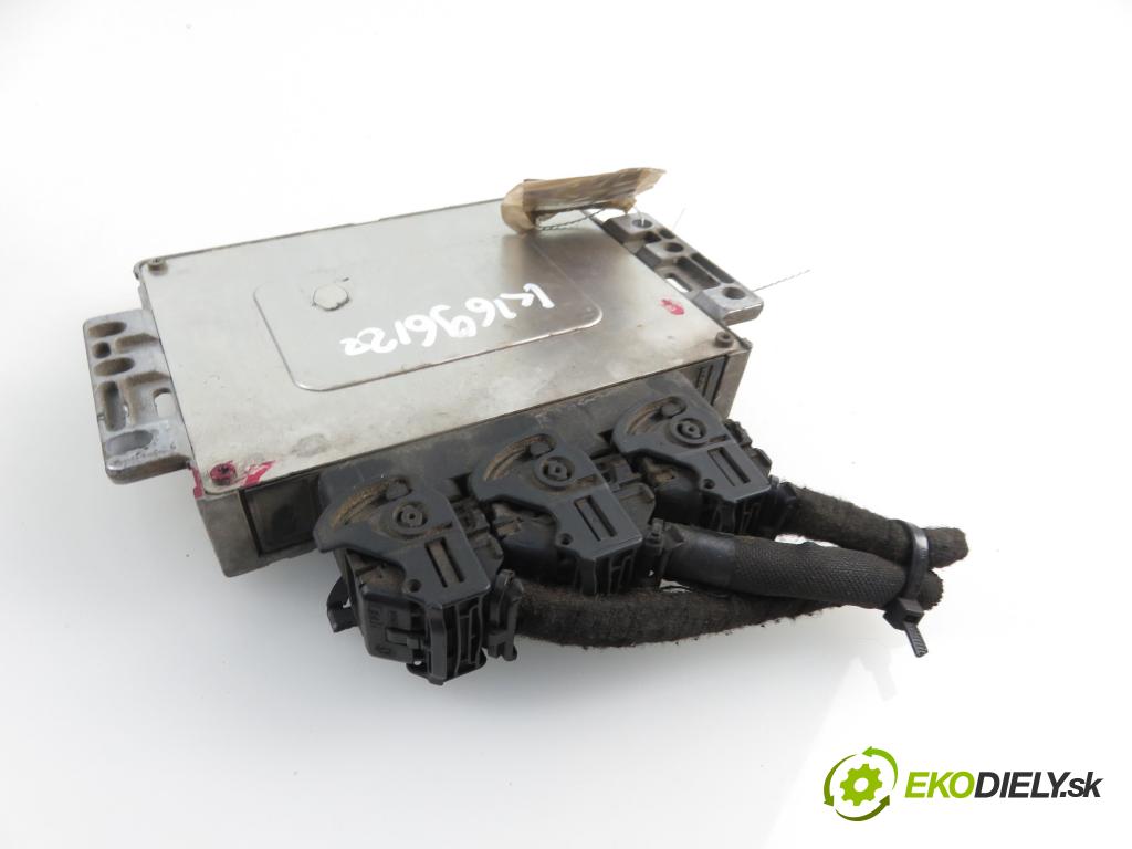 CITROEN XSARA (N1) HB 2001 1360,00 Sterowniki silnika 1360,00 Riadiaca jednotka Motor 9645046880