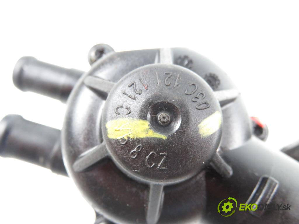 VW PASSAT B6 Variant (3C5) KOMBI 2005 1598,00 Obudowy termostatów 1598,00 obal termostatu 03C121118C;03C121121C (Termostaty)