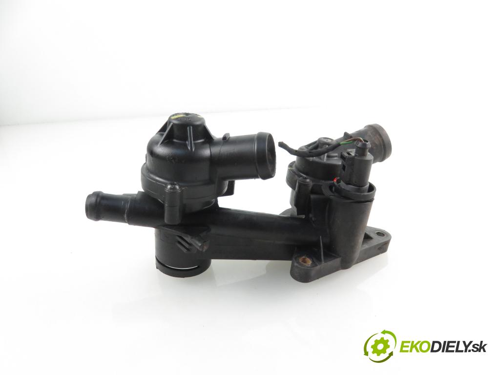 VW PASSAT B6 Variant (3C5) KOMBI 2005 1598,00 Obudowy termostatów 1598,00 obal termostatu 03C121118C;03C121121C (Termostaty)