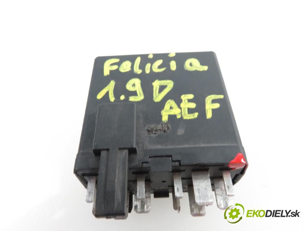 SKODA FELICIA I (6U1) - 1996 1896,00 Przekaźniki 1896,00 RELÉ: SWIEC: 028906125B