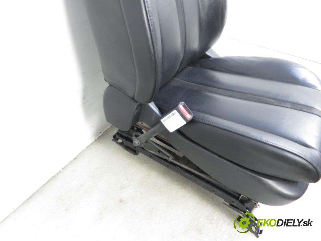 MAZDA CX-7 (ER) SUV 2007 2261,00 Fotele, kanapy 2261,00 Sedadlá, sedačky