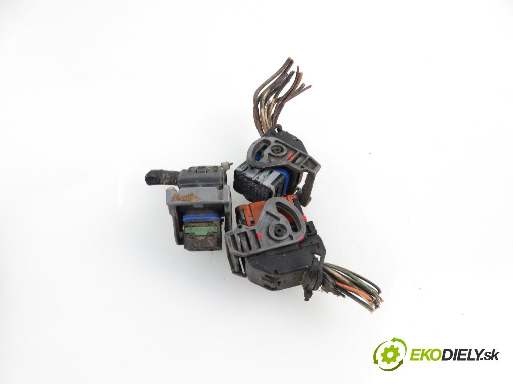 RENAULT MEGANE II (BM0/1_, CM0/1_) HB 2003 1870,00 Sterowniki silnika 1870,00 Riadiaca jednotka Motor 0281011275;8200305678
