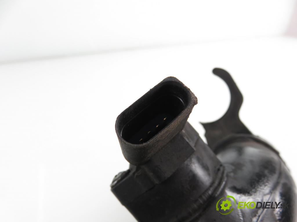 SEAT IBIZA II (6K1) HB 2000 1896,00 Przewody chłodnic powietrza 1896,00 Rúra intercoolera turba 6K0145840AB;0281002177;038906051