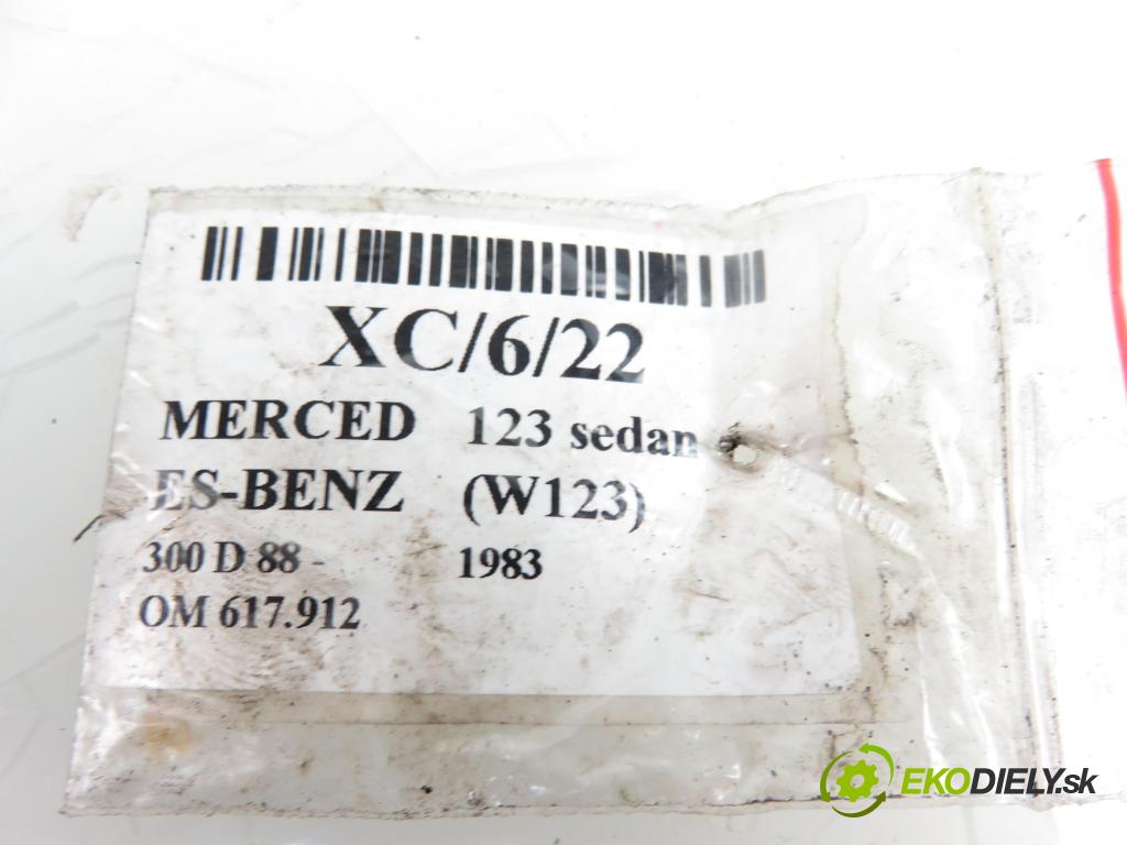 MERCEDES-BENZ 123 sedan (W123) SEDAN 1983 2998,00 Przewody układu wspomagania 2998,00 RIADOK: / Rúra servočerpadlo 