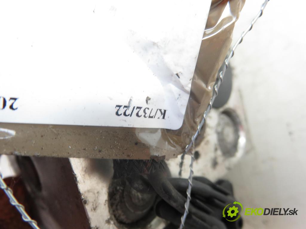 RENAULT CLIO II (BB_, CB_) HB 2003 1149,00 Sterowniki ABS 1149,00 Pumpa ABS 0273004621; 8200085584; 0265216872 (Pumpy ABS)