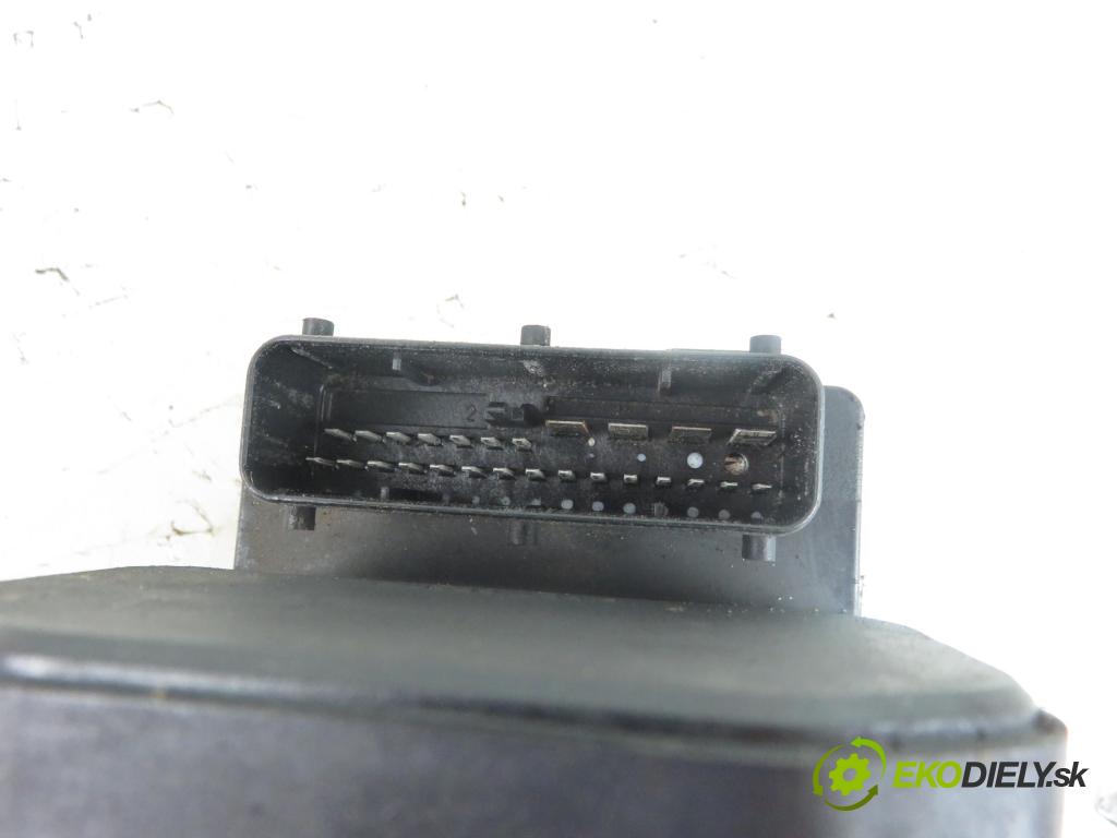 RENAULT CLIO II (BB_, CB_) HB 2003 1149,00 Sterowniki ABS 1149,00 Pumpa ABS 0273004621; 8200085584; 0265216872 (Pumpy ABS)
