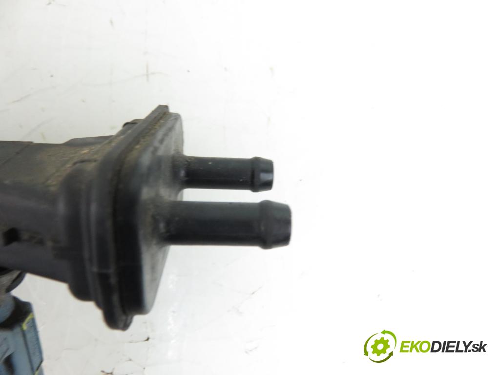 SMART CITY-COUPE (450) HB 2000 698,00 Listwy wtryskowe 698,00 Lišta vstrekovacia 0280151083; 0003096V005 (Vstrekovacie lišty)