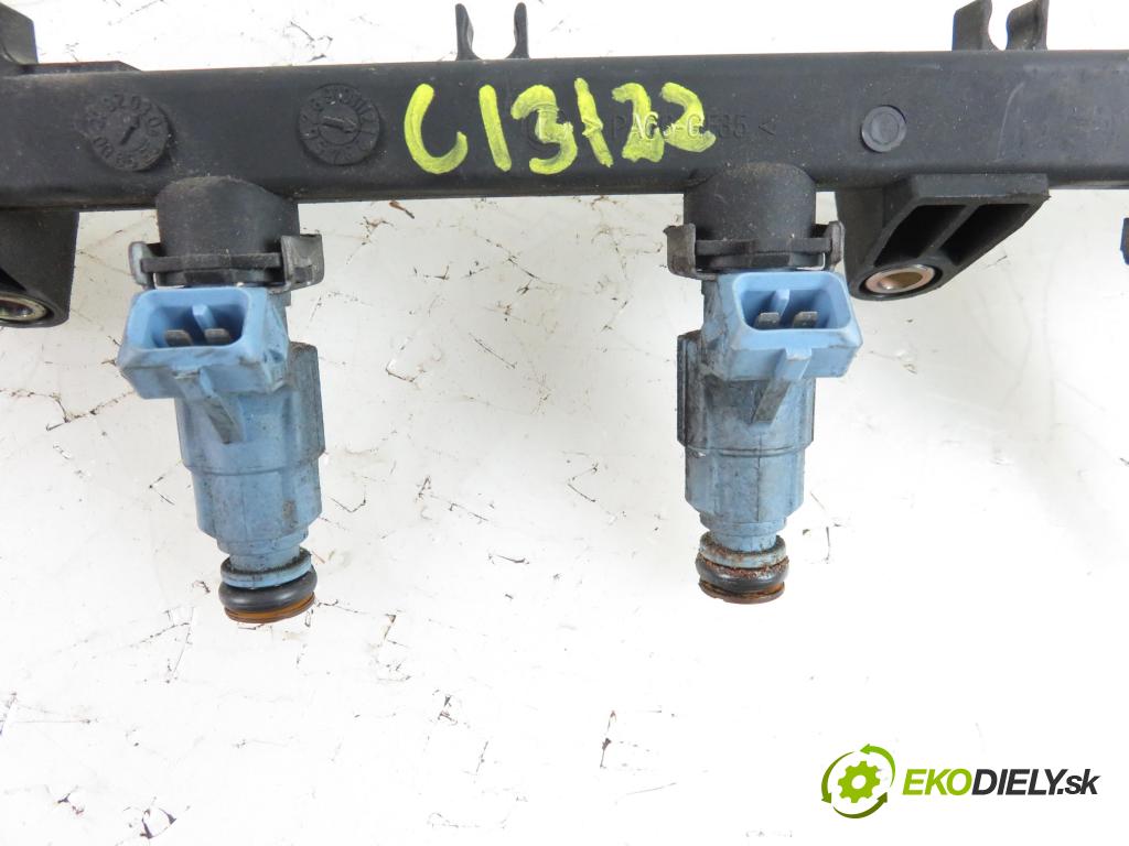 SMART CITY-COUPE (450) HB 2000 698,00 Listwy wtryskowe 698,00 Lišta vstrekovacia 0280151083; 0003096V005 (Vstrekovacie lišty)