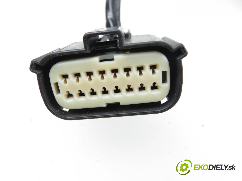 FORD MONDEO V liftback (CE) LIFTBACK 2016 176,00 2.0 EcoBoost 240 - R9CB 1999,00 Spätné zrkadlo LE